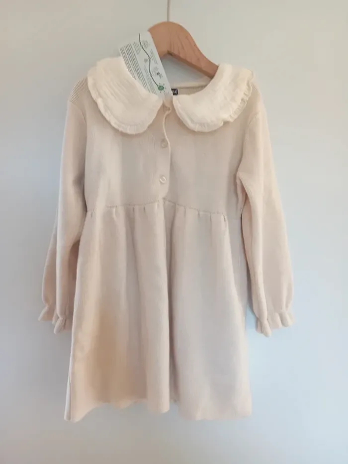 Robe en maille très fine avec joli col en mousseline de coton