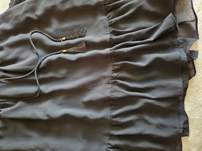 Robe noir à broderies et épaules nues H&M - photo numéro 7