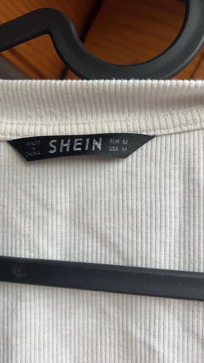 Top court SHEIN taille m - photo numéro 2