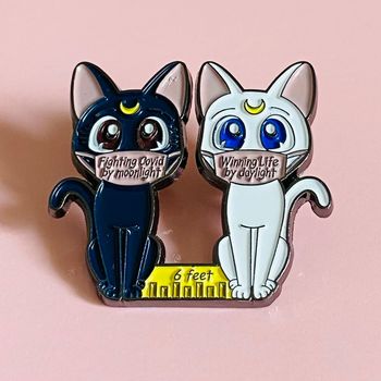 Pins Luna Artemis Masque Viral