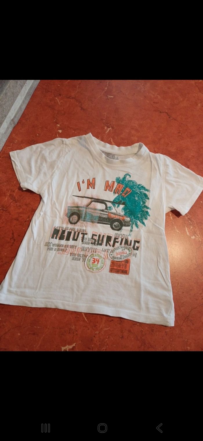 T.shirt garçon taille 4 ans