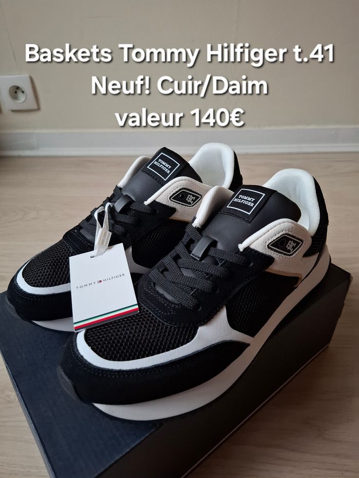 Baskets Tommy Hilfiger t.41 Cuir/daim valeur 140euro jamais porte