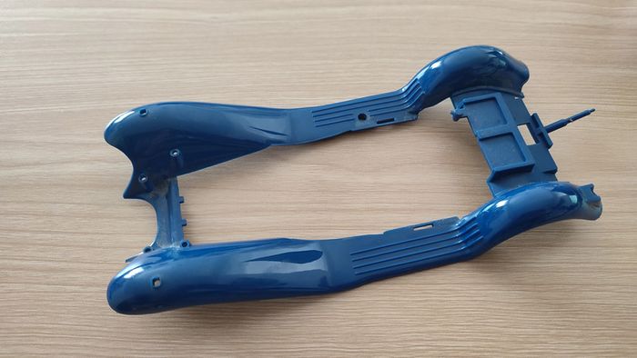 Châssis interne bleu pièce détachée miniature 1/18 Burago Alfa Romeo 2300 spider 1932 #B61