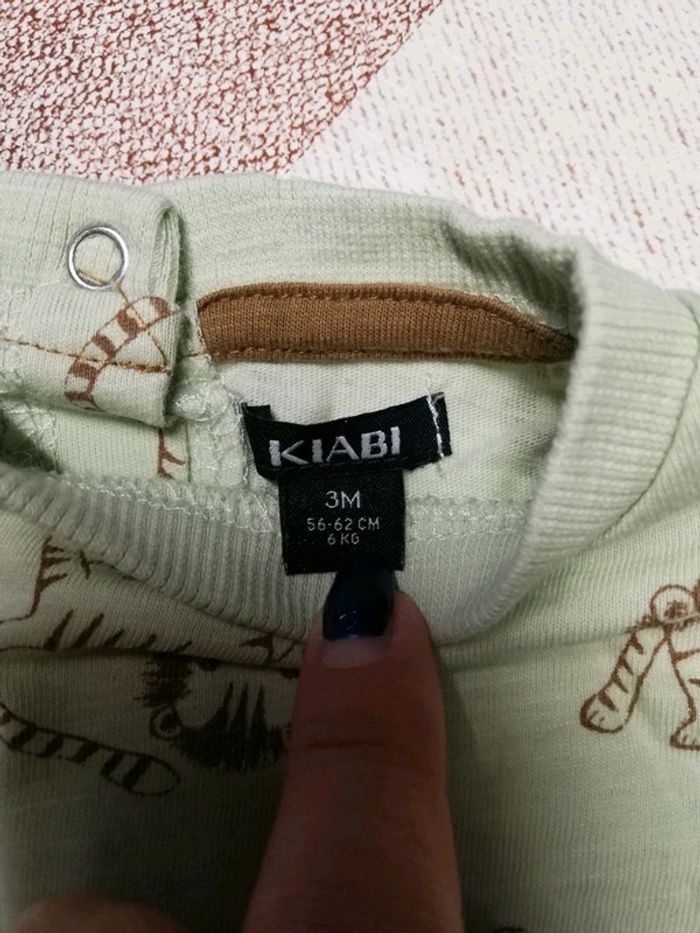 Tee shirt Vert lions 3 mois neuf - photo numéro 2