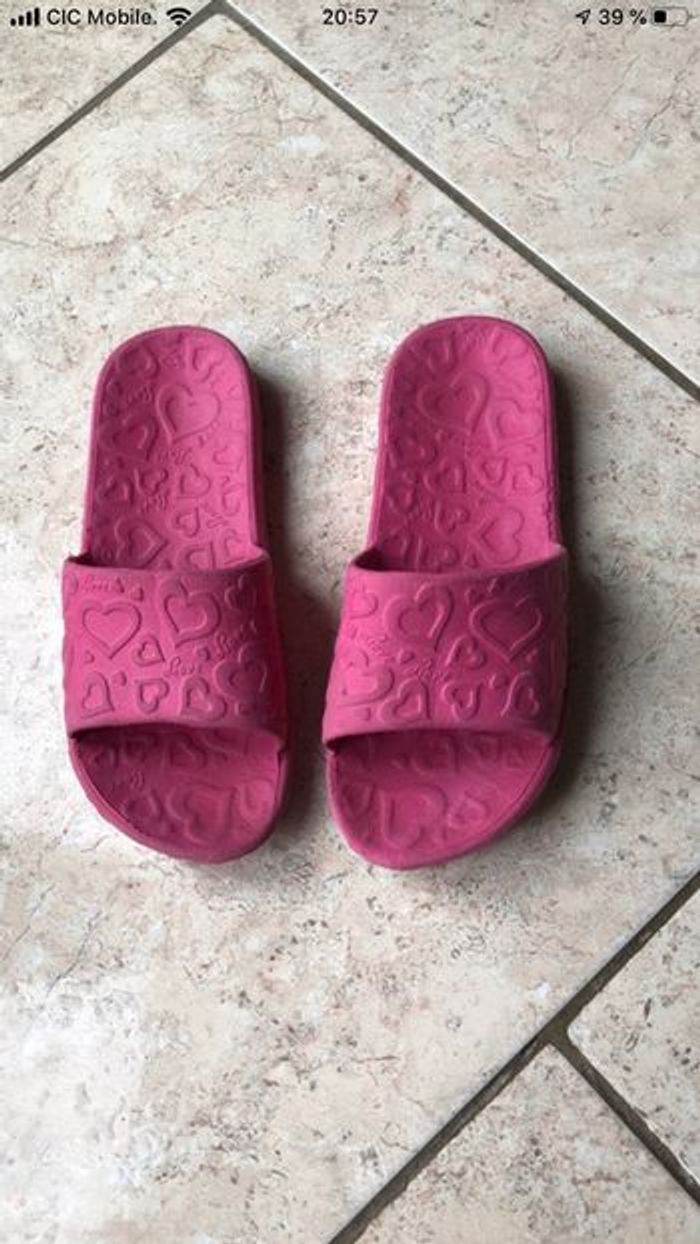 Tong claquettes