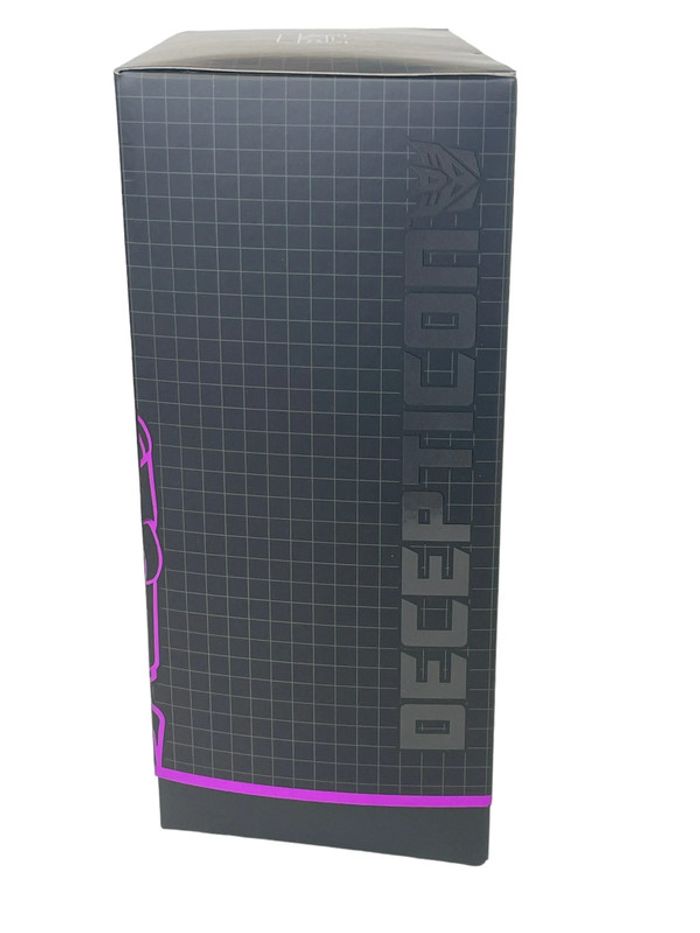 Figurine Transformers Deception Bombshell Super 7 / Hasbro neuf - photo numéro 7