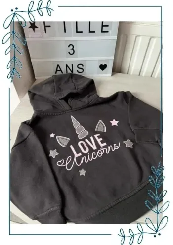 Pull Licorne noir Primark 3 ans 98 cm