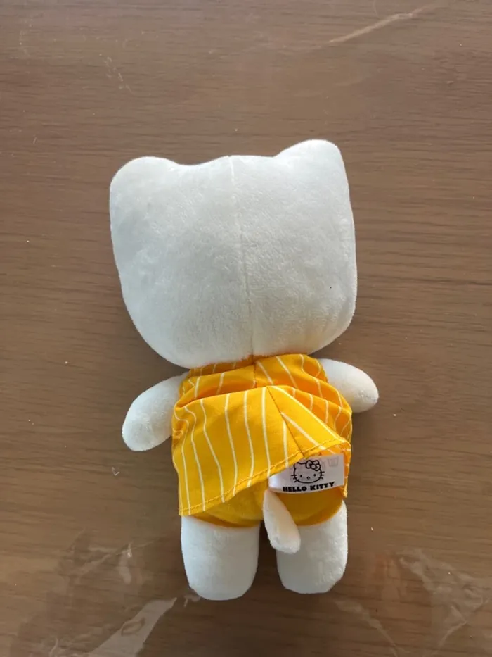 Peluche hello kitty - photo numéro 2