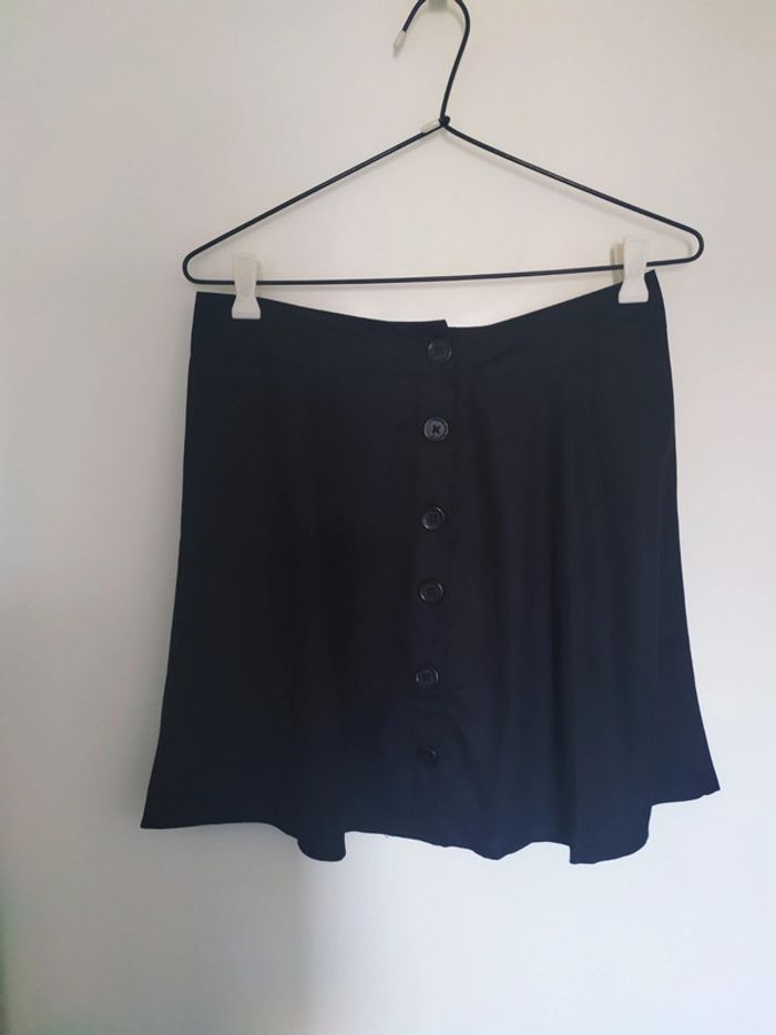 Jupe d'été noire fluide trapèze à boutons Pimkie Taille 38 Neuf avec étiquette - photo numéro 2
