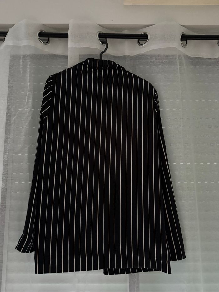 Blazer rayé noir et blanc Forever 21 - Taille M - Très bon étatp - photo numéro 2