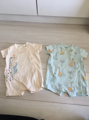 Lot 2 pyjamas légers combi short 3 mois kiabi