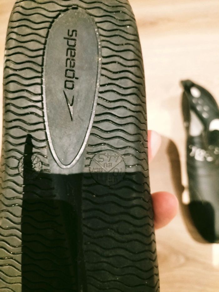 Chaussons de piscine taille 44.5 - photo numéro 3