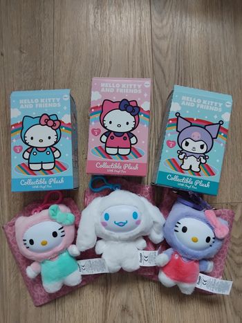 Hello Kitty and friend boîte surprise peluche porte-clé 