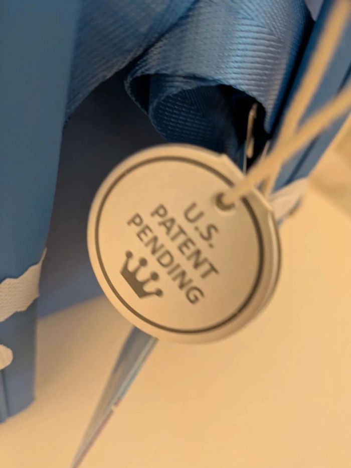 Loungefly sac à dos Bisounours "Arc en ciel" - photo numéro 7