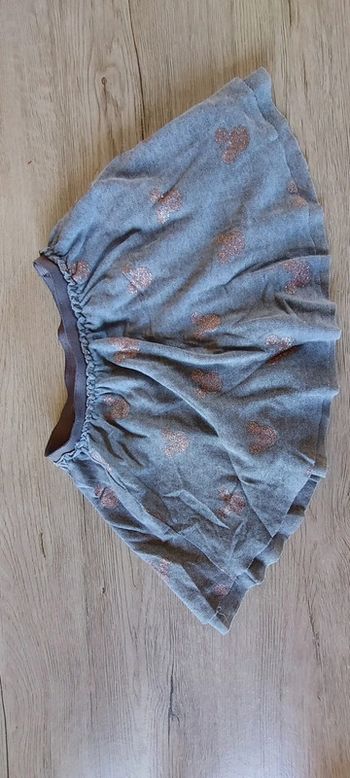 Jupe courte grise avec tête de Mickey, taille 2/3 ans, très bon état