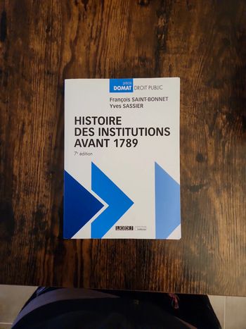 Livre : Histoire des institutions