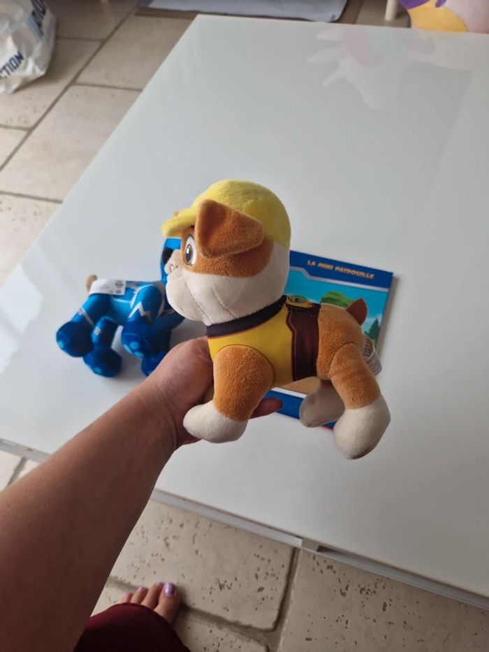 Lot paw patrol pat patrouille peluche livre super patrouille - photo numéro 6
