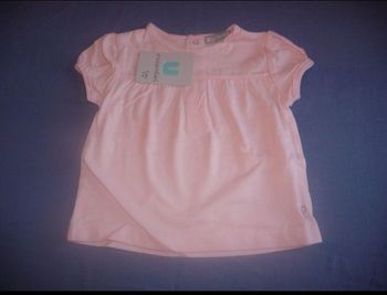 Tee shirt U essentiels neuf taille 6 mois