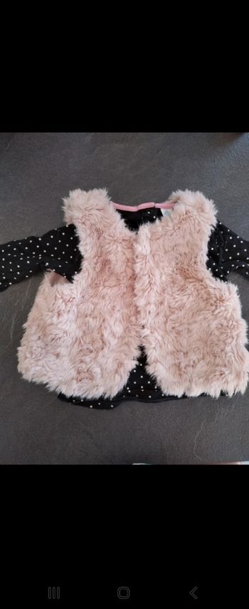 Ensemble tee shirt manche longue + gilet sans manche 18-24 mois