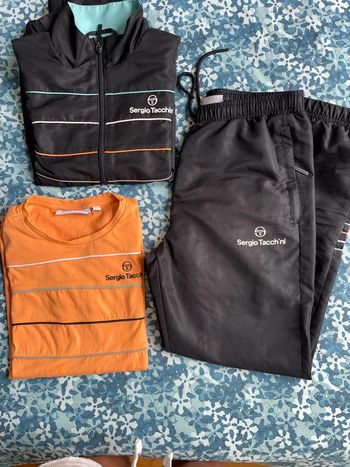 3 pièces survêtement bas et veste et tee shirt Sergio Tacchini