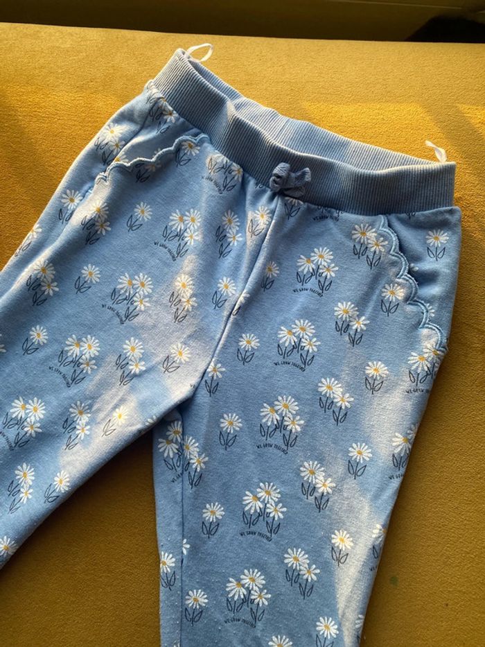 Pantalon à fleur taille 92cm 2/3 ans - photo numéro 2
