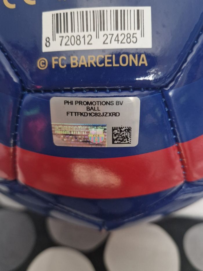 ⚽ Ballon officiel FC Barcelona – “Més que un club” 💙❤️ - photo numéro 9