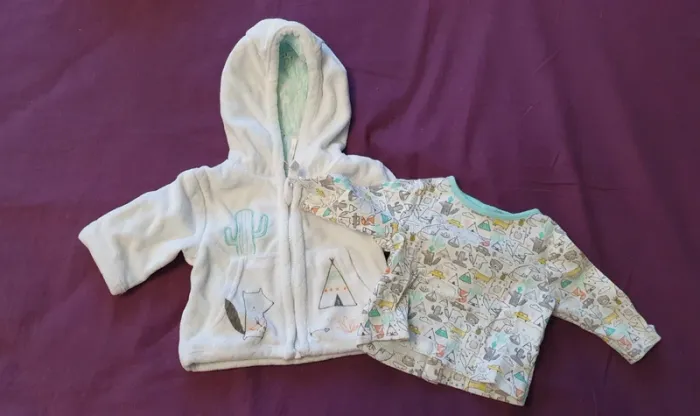 Ensemble gilet + haut naissance