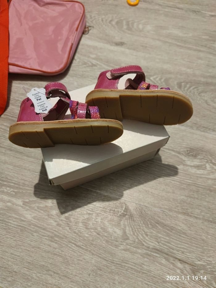 Vend des chaussures sandalettes poiture 20 - photo numéro 2