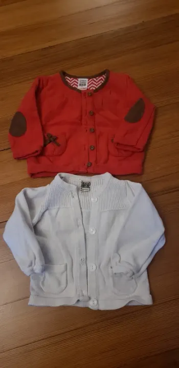 Lot de deux gilets bébé 6/9 mois