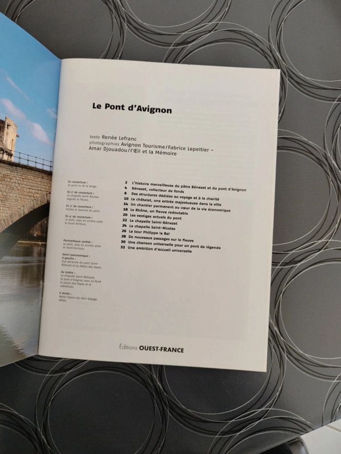 Livre Le Pont d'Avignon complètement neuf - photo numéro 3