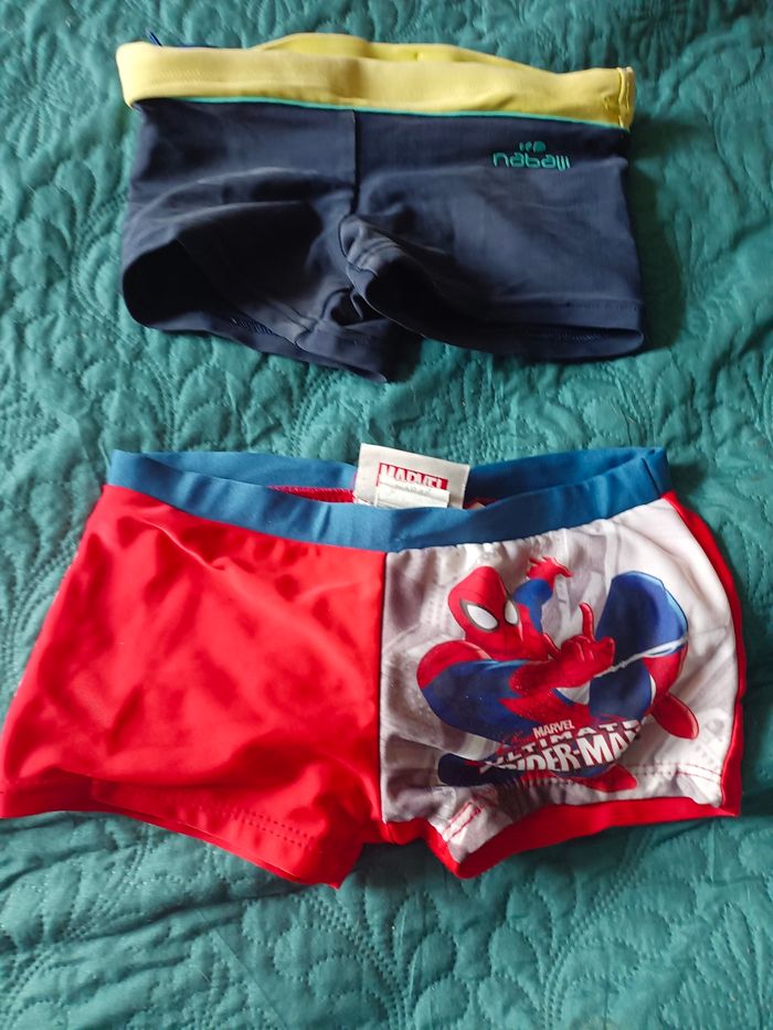Lot de 2 caleçons de bain 4 et 6 ans
