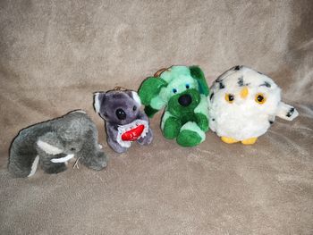 Lot de 4 petites peluches