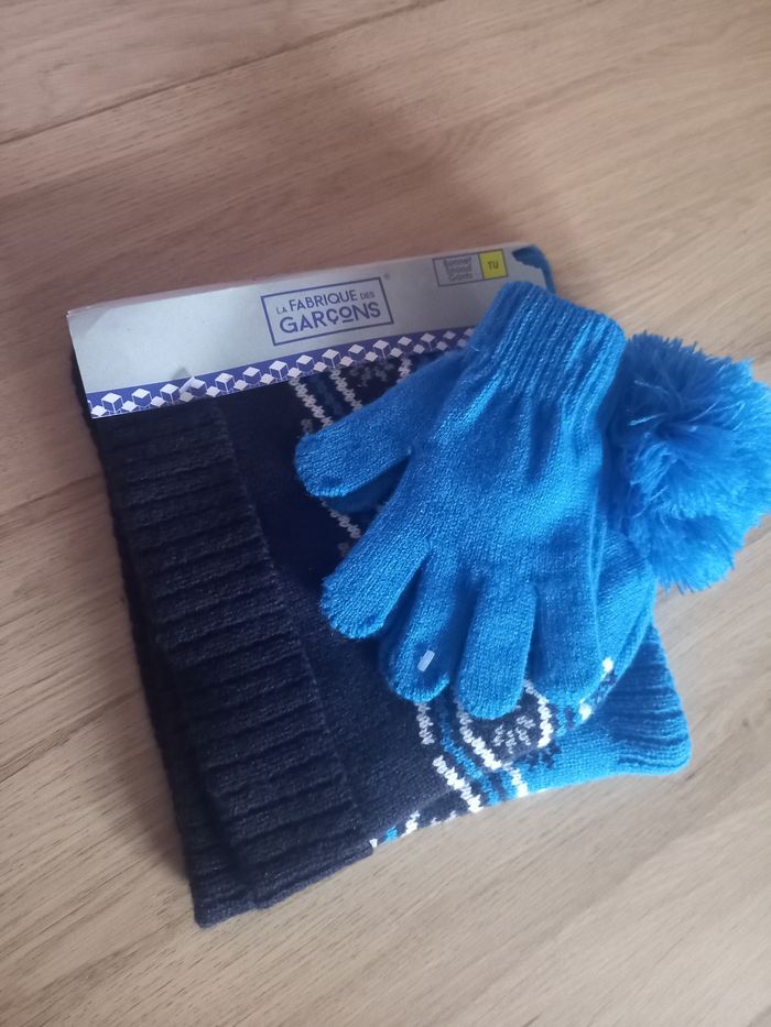 Ensemble bonnet gants snood