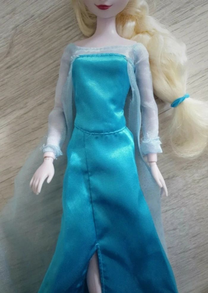 Poupées Reine des neiges musicales - photo numéro 9