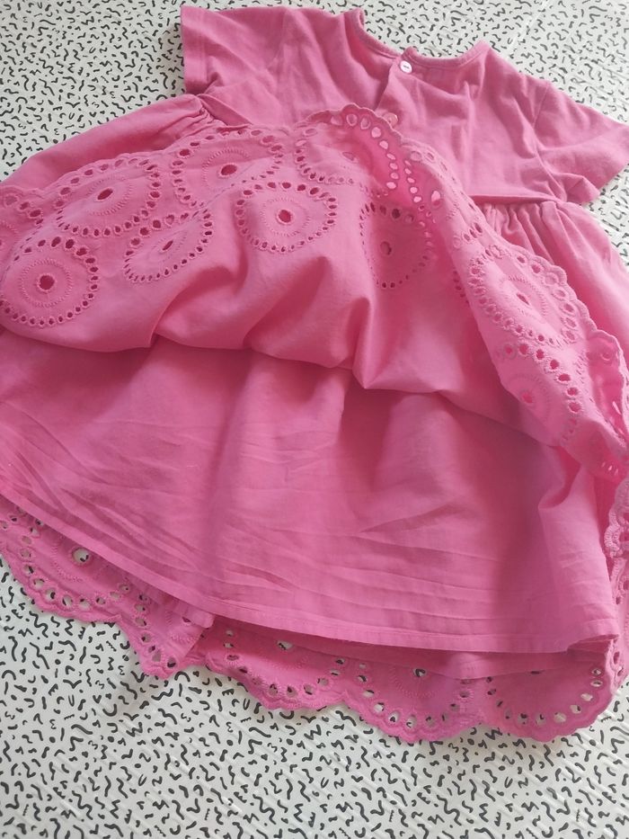 Robe rose ajourée fleur poitrine bébé 18 mois - photo numéro 4