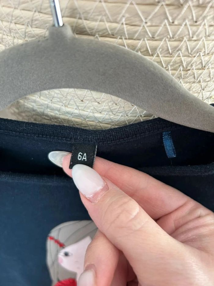 Haut noir - taille 6 ans - photo numéro 4