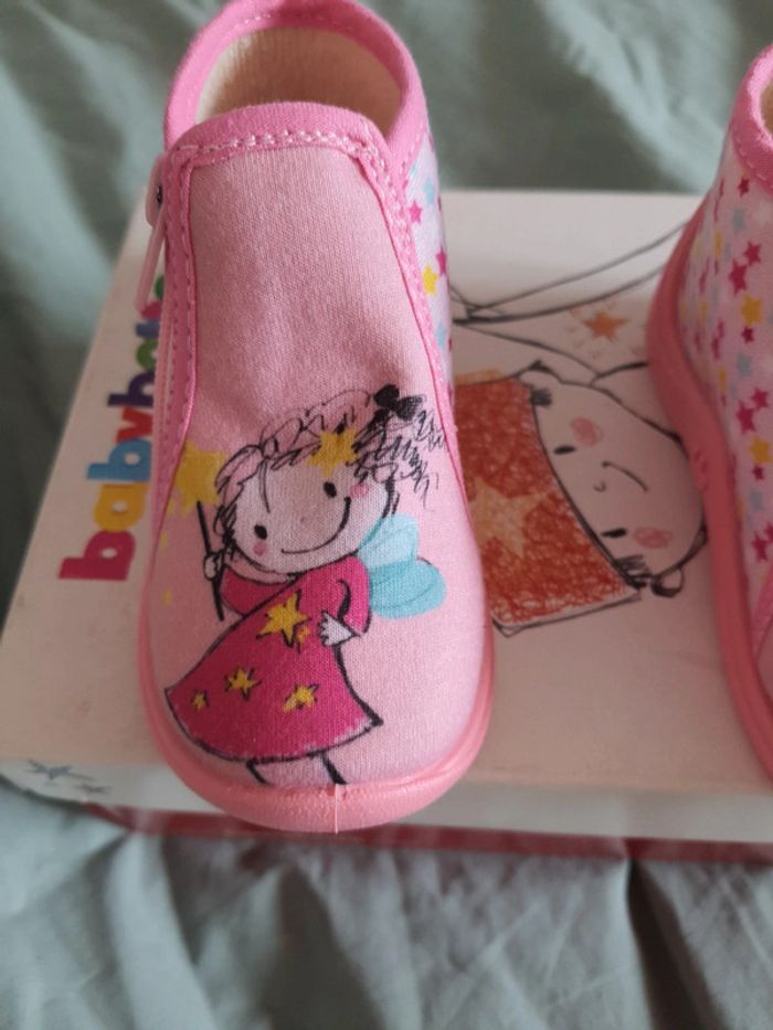 Chaussons pantoufles Babybotte pointure 19 neuf avec étiquettes - photo numéro 2