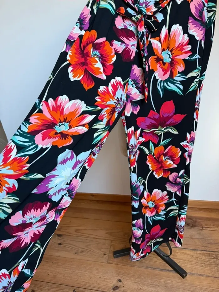Superbe pantalon fluide fleuri jambes larges Stradivarius 🌸 M 38 - photo numéro 9