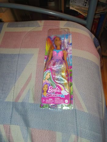 Poupée Barbie matel.