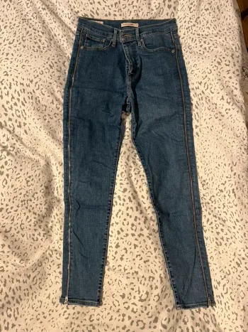 Jean Levi’s High Rise Skinny – Taille 28