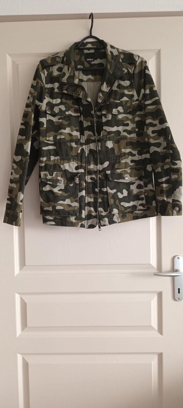 Veste camouflage neuve Liberté.