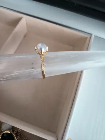 Bague perle blanche doré