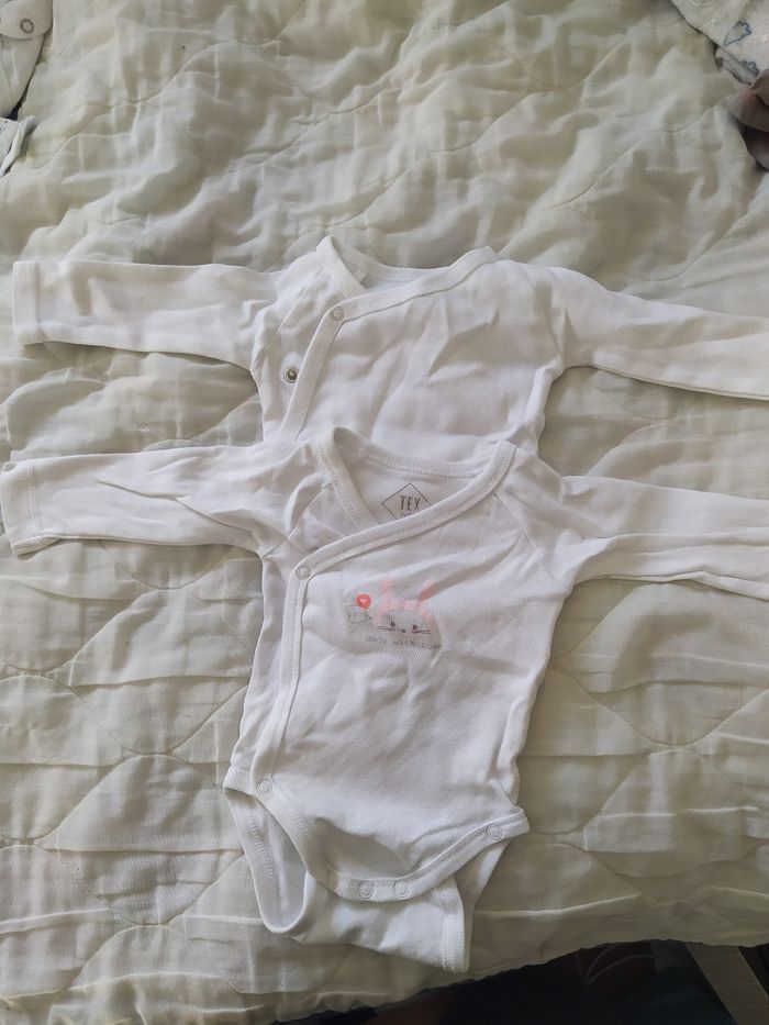 Lot de body taille 1 mois - photo numéro 7