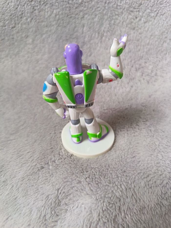 Figurine buzz l'éclair imagine8 disney pixar - photo numéro 2