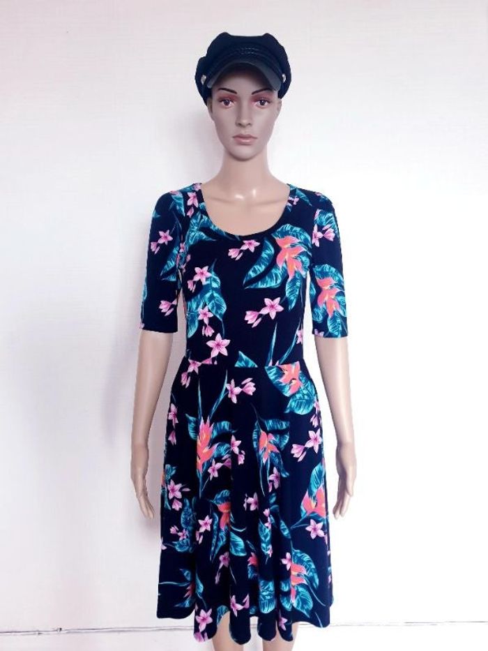 Magnifique robe imprimée tropicale