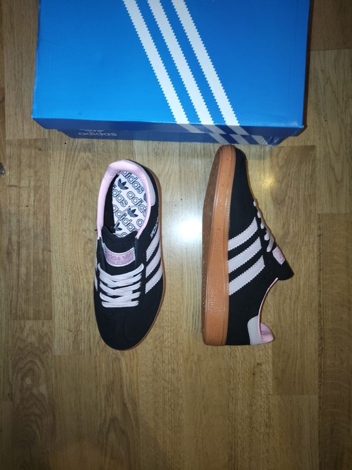 Baskets adidas Spezial taille 38 2/3
