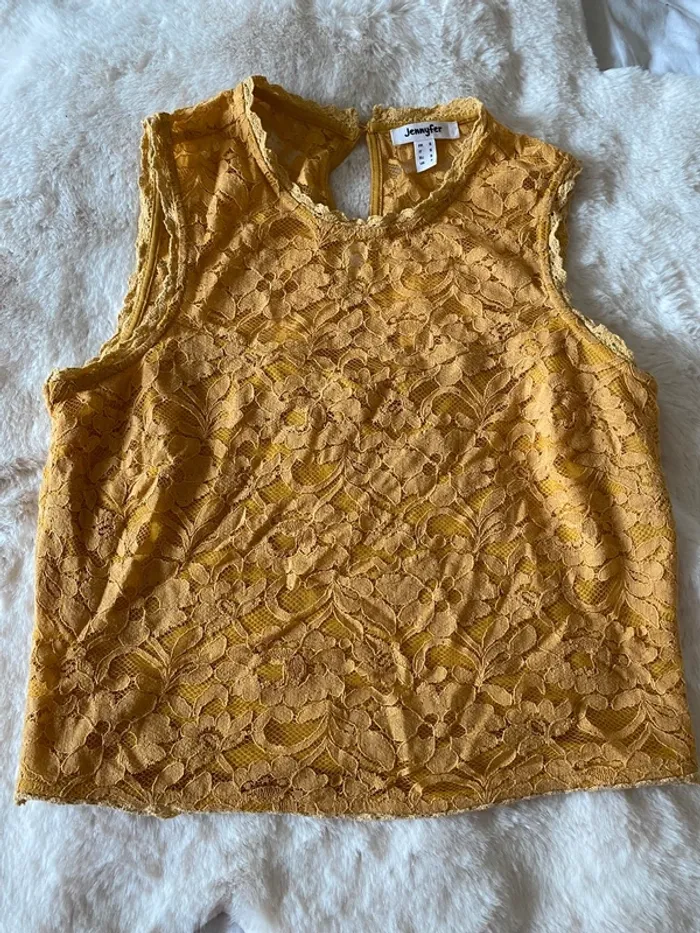 Top court jaune moutarde dentelle Jennyfer taille S