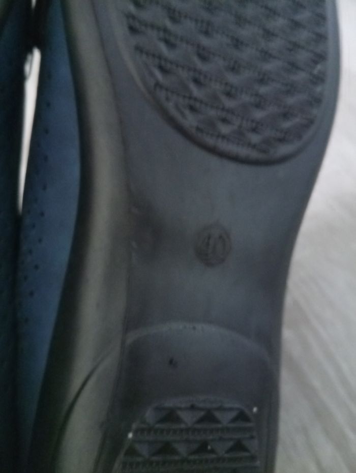 Jolie paire de mocassins en daim - photo numéro 7