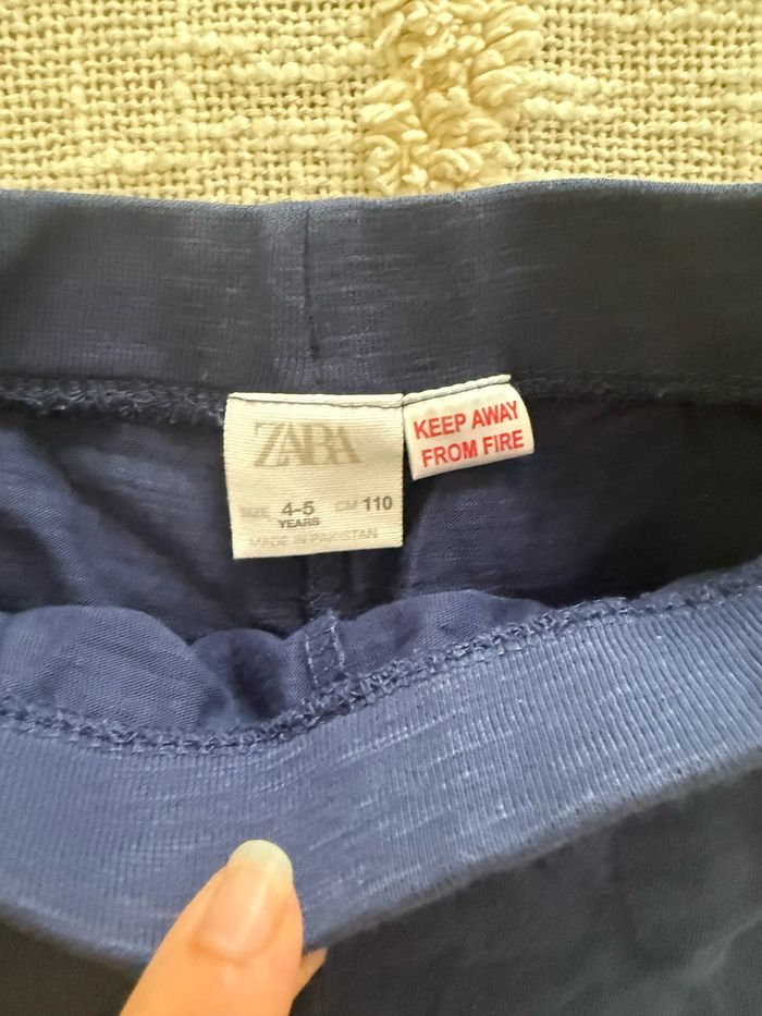 Short Zara bleu marine 4/5 ans - photo numéro 2