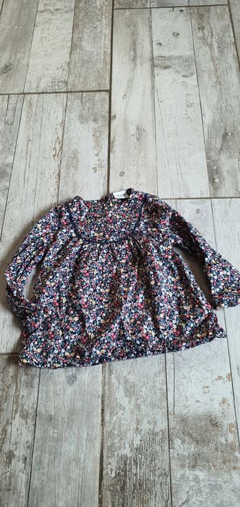 Blouse tao 2 ans en très bon état